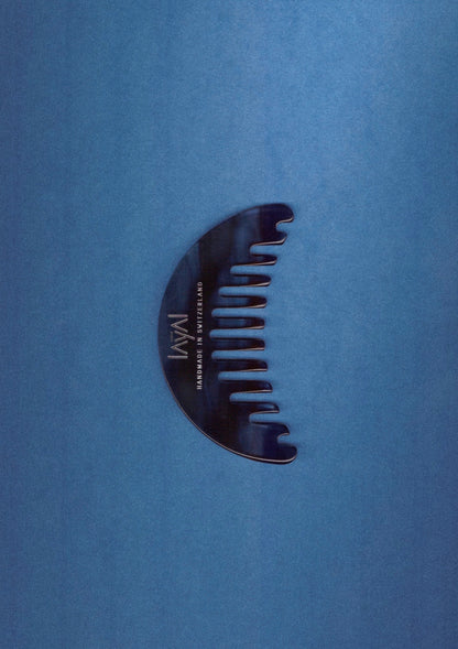 02 AMAR. The Blue Moon Comb. Curve.